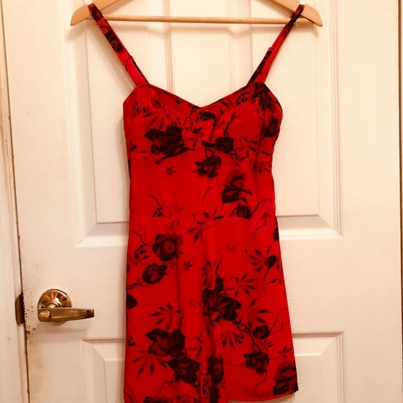 Free People Red Floral Romper, Size 2 - Picture 6 of 8